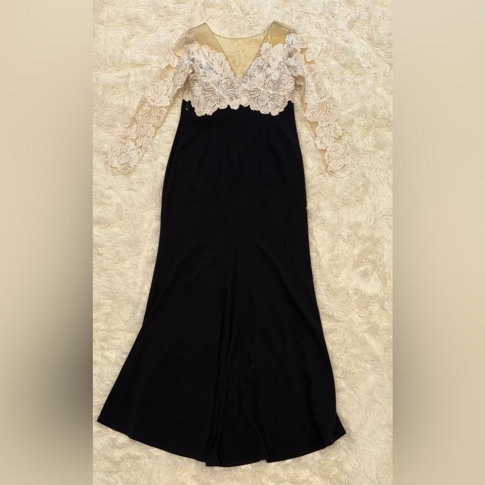NEW Tadashi Shoji Black Ivory Floral Lace Bodice Long Sleeve Gown Sz 14 - Picture 6 of 12